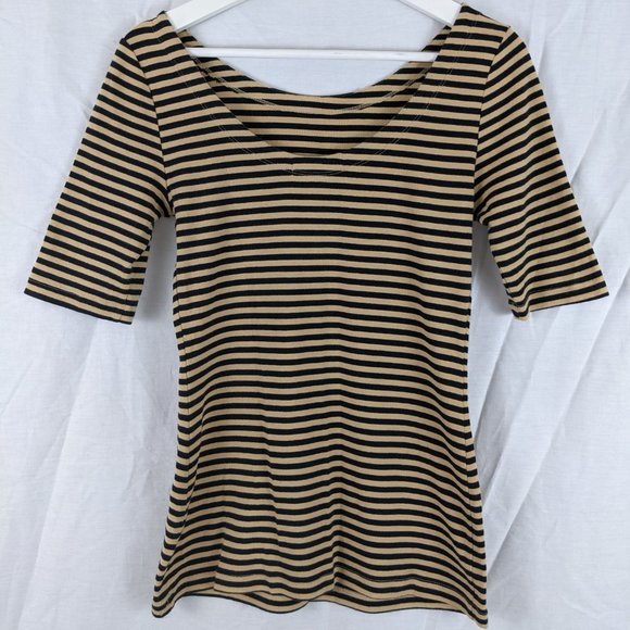 3/$20 Banana Republic Scoop Back Black & Tan Top Size S - Picture 2 of 4